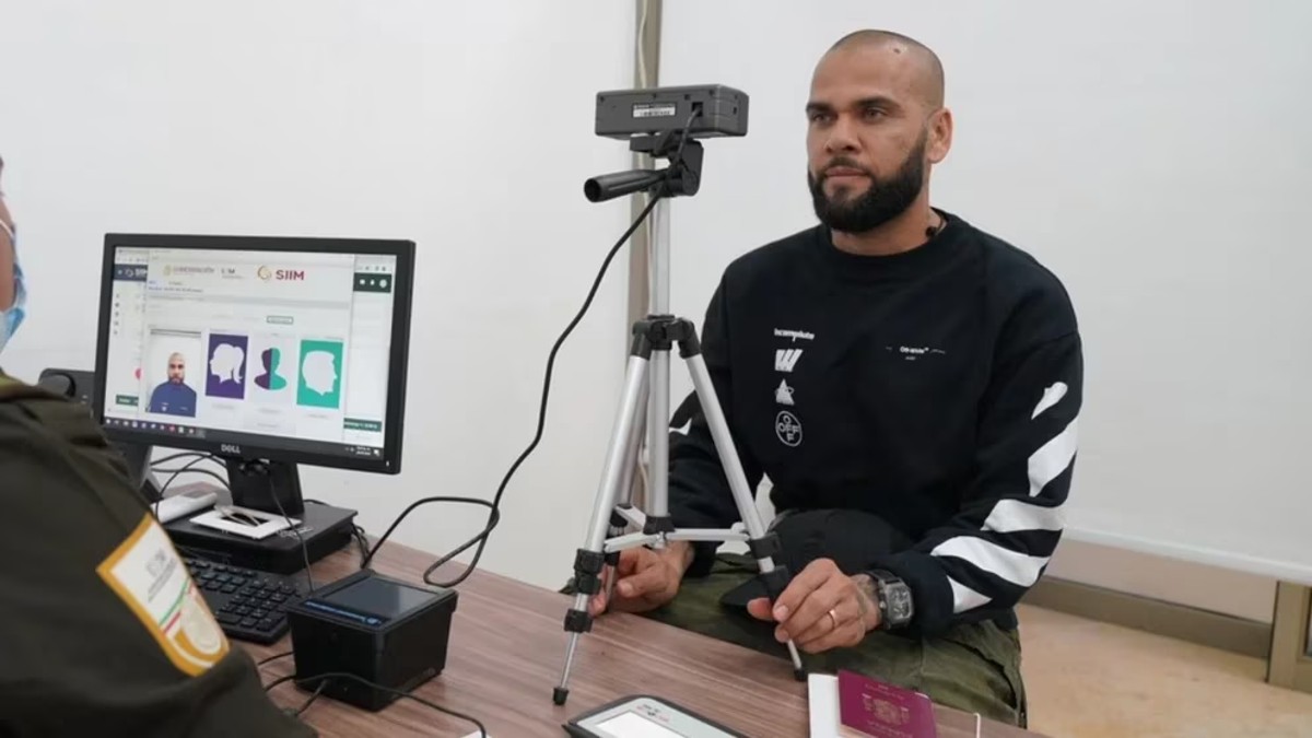 Dani Alves y las extrañas versiones que ha dado sobre denuncia de abuso sexual