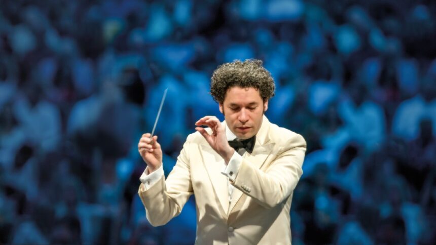 El venezolano Gustavo Dudamel nominado a los Premios Grammy 2023 -  Monitoreamos