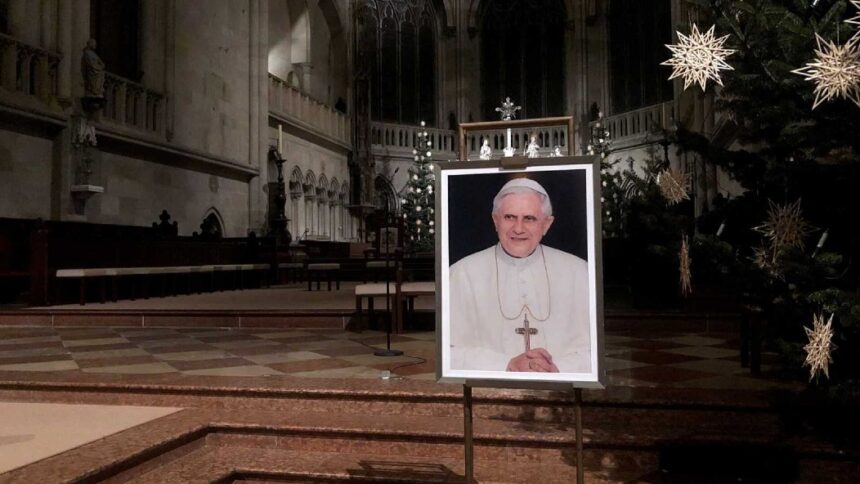 Así es el rito funerario de los papas que tendrá Benedicto
