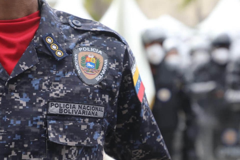 Enfrentamientos entre policías y bandas + toque de queda generó tensión en el barrio El 70 de El Valle