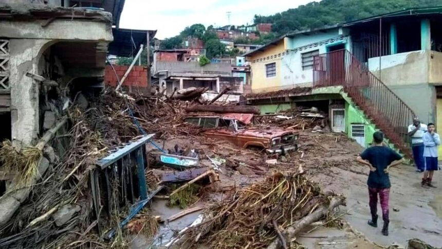 TRAGEDIA EN TEJERÍAS | Cifran extraoficialmente en 18 los muertos por desbordamiento de quebrada El Pato|Al menos dos muertos dejó desbordamiento de quebrada en Aragua por fuertes lluvias de este sábado