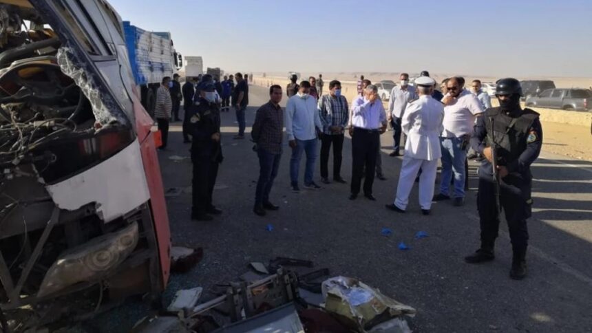 TRAGEDIA EN EGIPTO | Volcamiento de autobús en el Nilo dejó al menos 18 muertos