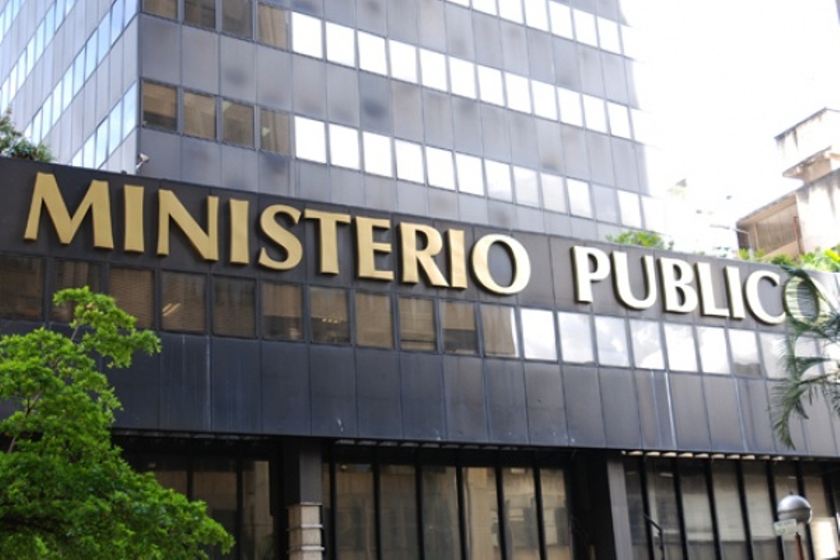 MONAGAS: Fue apuñalado en el pecho mientras dormía, lo mató "el novio de su novia"