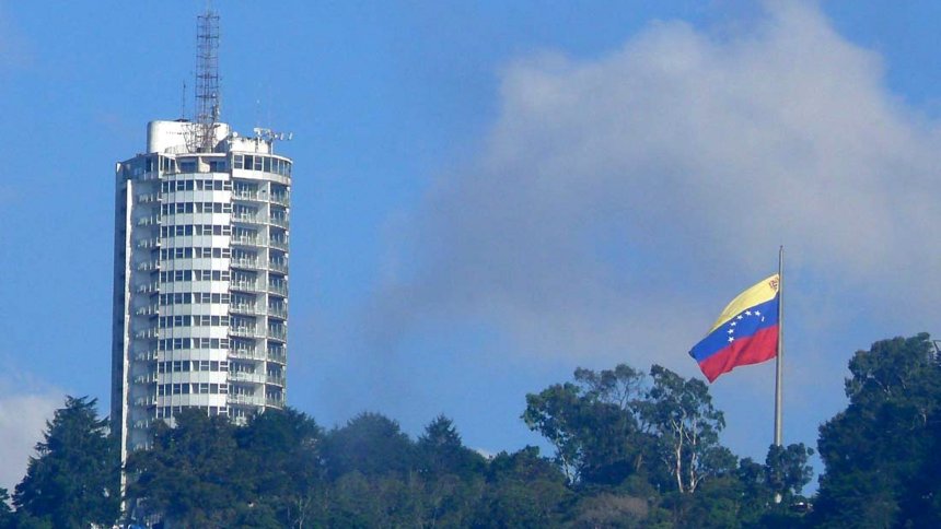 Rechazan espectáculo de fuegos artificiales en el Humboldt «por poner en riesgo al Ávila»