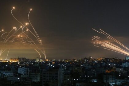 Israel cierra su espacio aéreo este 13Abr tras lanzamiento de drones "kamikazes" desde Irán