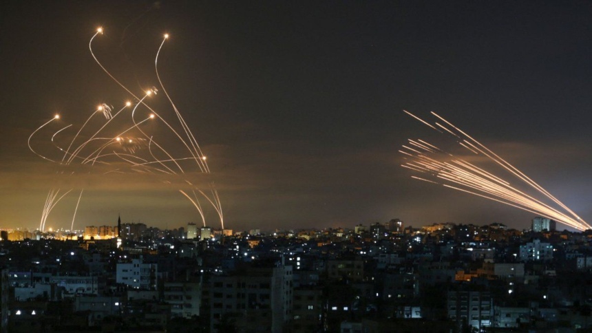 Israel cierra su espacio aéreo este 13Abr tras lanzamiento de drones "kamikazes" desde Irán