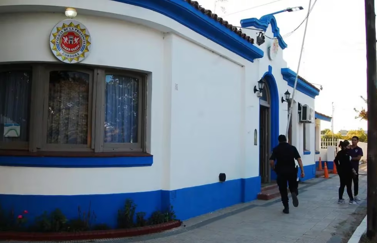 Niña de 2 años muere mientras jugaba y cae accidentalmente en la lavadora