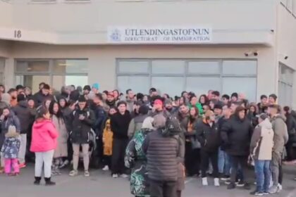 Venezolanos en Islandia protestaron por deportación de connacionales