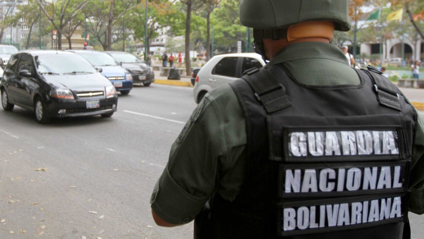 Un grupo de efectivos militares presuntamente detuvieron a un coronel de la Guardia Nacional Bolivariana (GNB), en Apure.