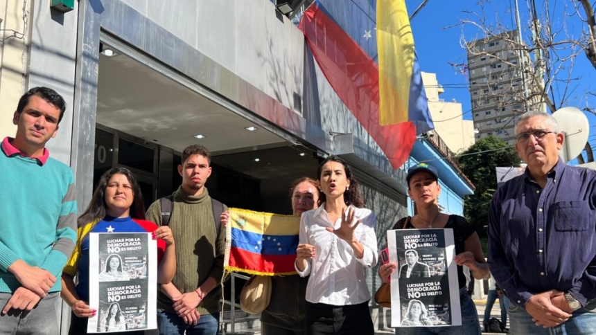 Migrantes venezolanos en Argentina denunciaron que por quinto días consecutivo no pudieron inscribirse en el Registro Electoral (RE).