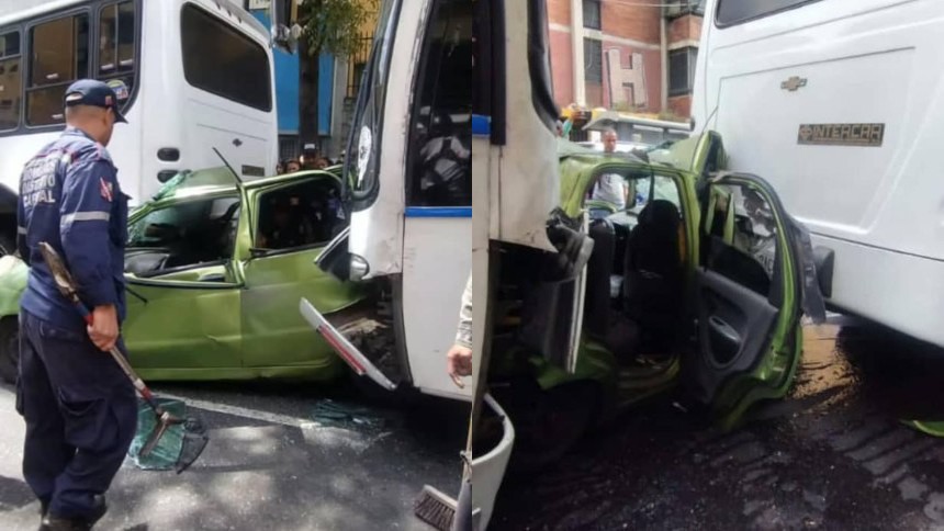 Vehículo particular quedó atrapado entre dos busetas en aparatoso accidente ocurrido en la Av. Lecuna de Caracas
