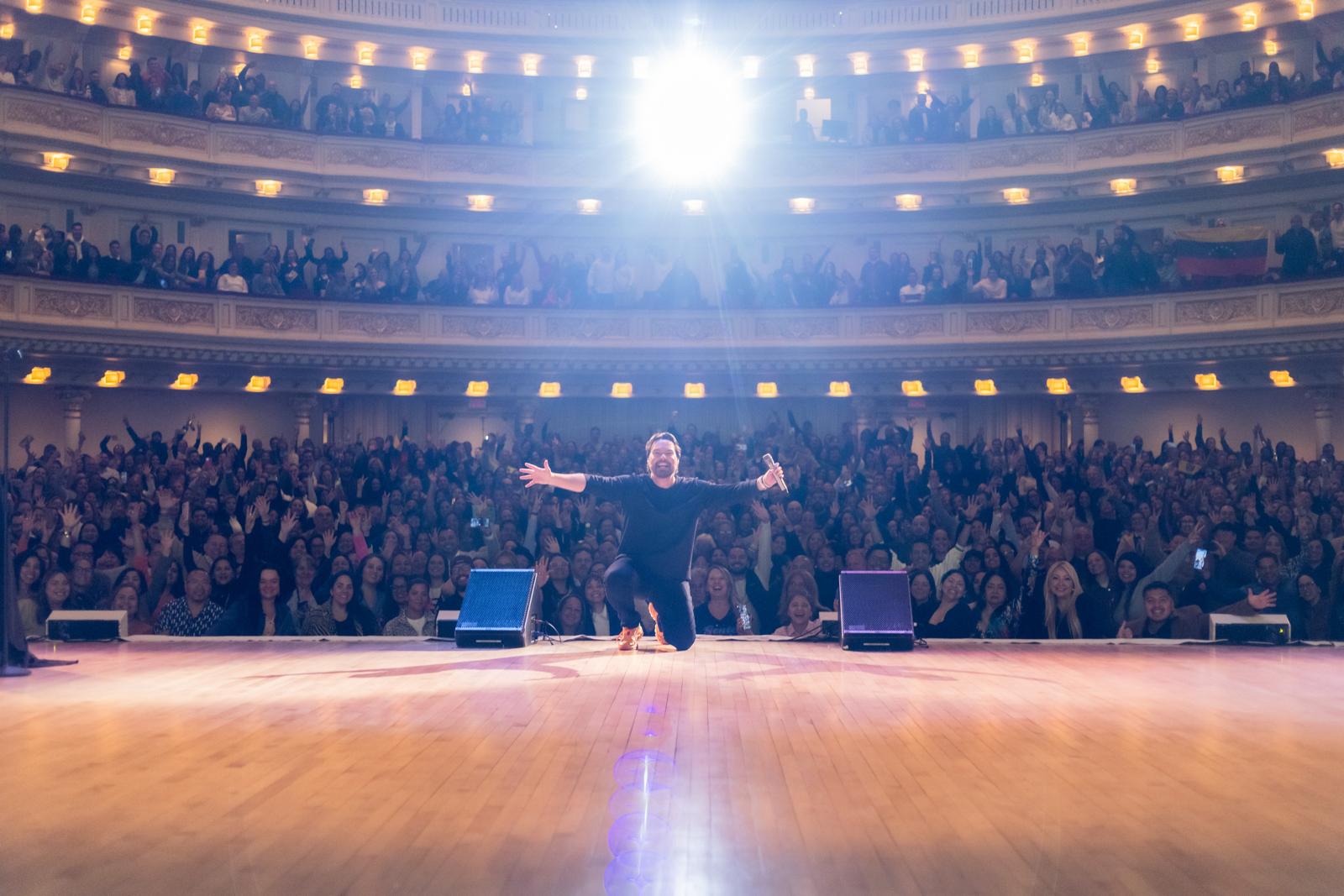 GEORGE HARRIS PRIMER COMEDIANTE VENEZOLANO EN LLENAR AUDITORIUM DEL